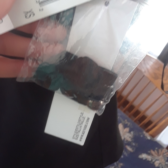 Size xsmall sleeveless body cocoon black dress 👗 - Picture 9 of 16